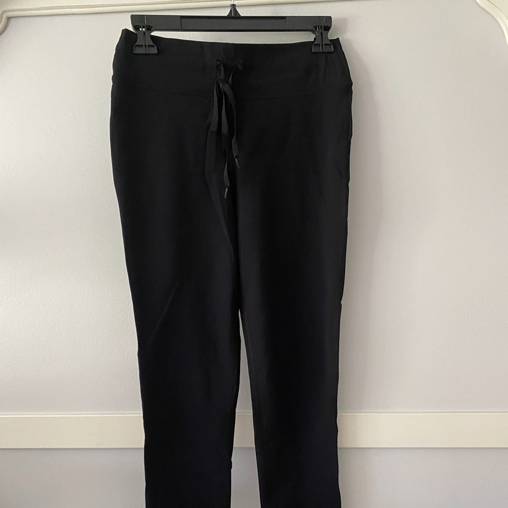 New ENSMBL Ruffled Trim Leggings. Size: M